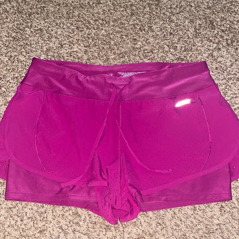 EUC LIKE NEW Avía medium women’s athletic shorts